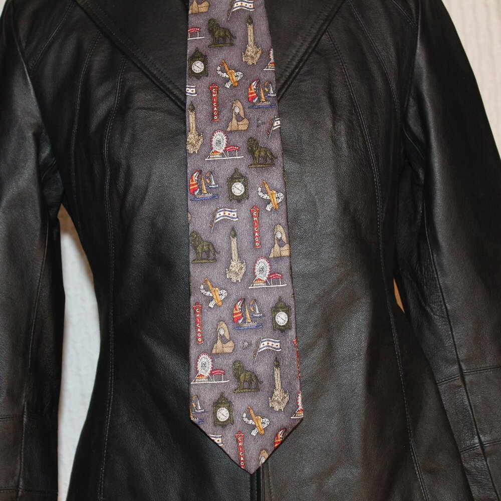 Parker‎ Sage Mens Tie 100% Silk Chicago Landmarks Ferris Wheel Jazz Boats Sax